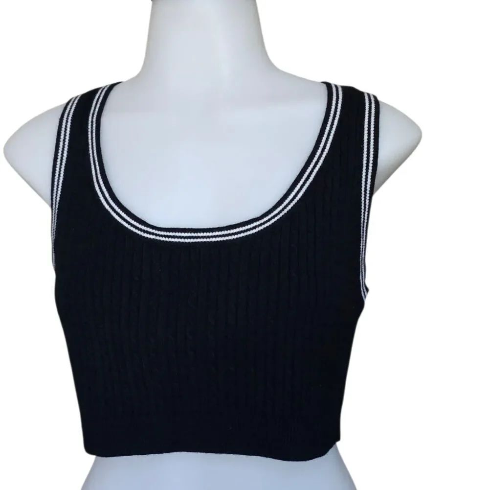 NWT Victoria's Secret Black and White Knit Crop Top